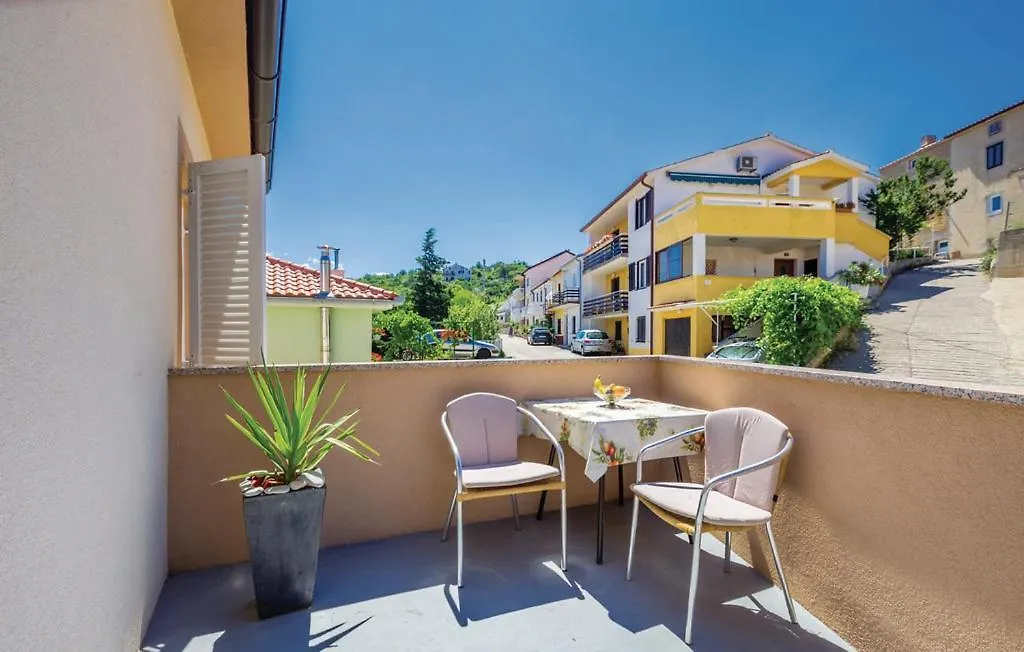 Apartment Charmig Home Near Beach With See Veiw Vrbnik