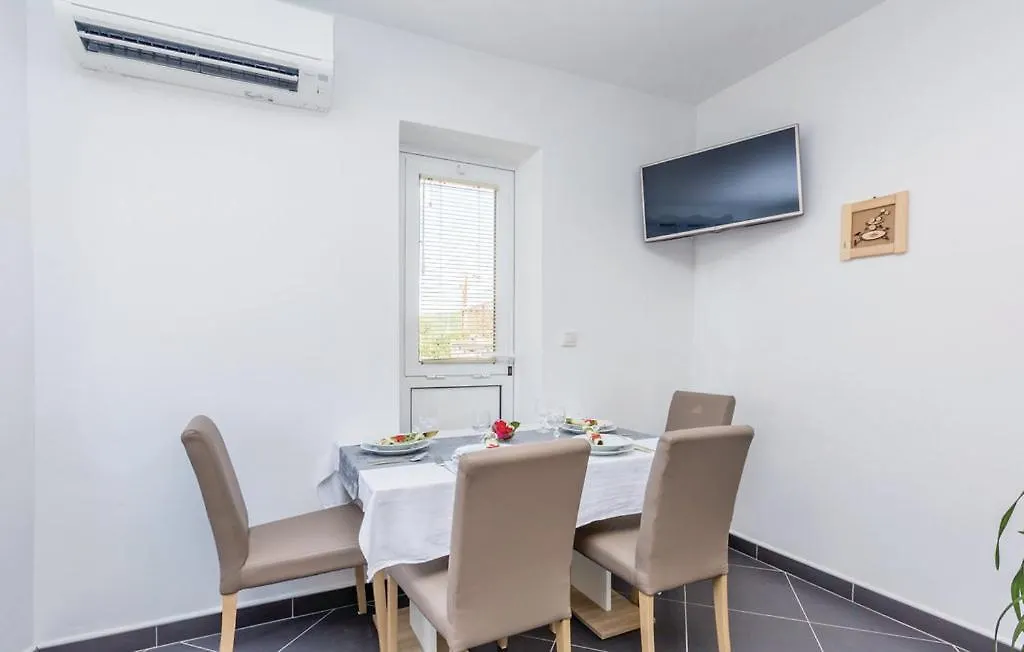 Charmig Home Near Beach With See Veiw Vrbnik Apartment