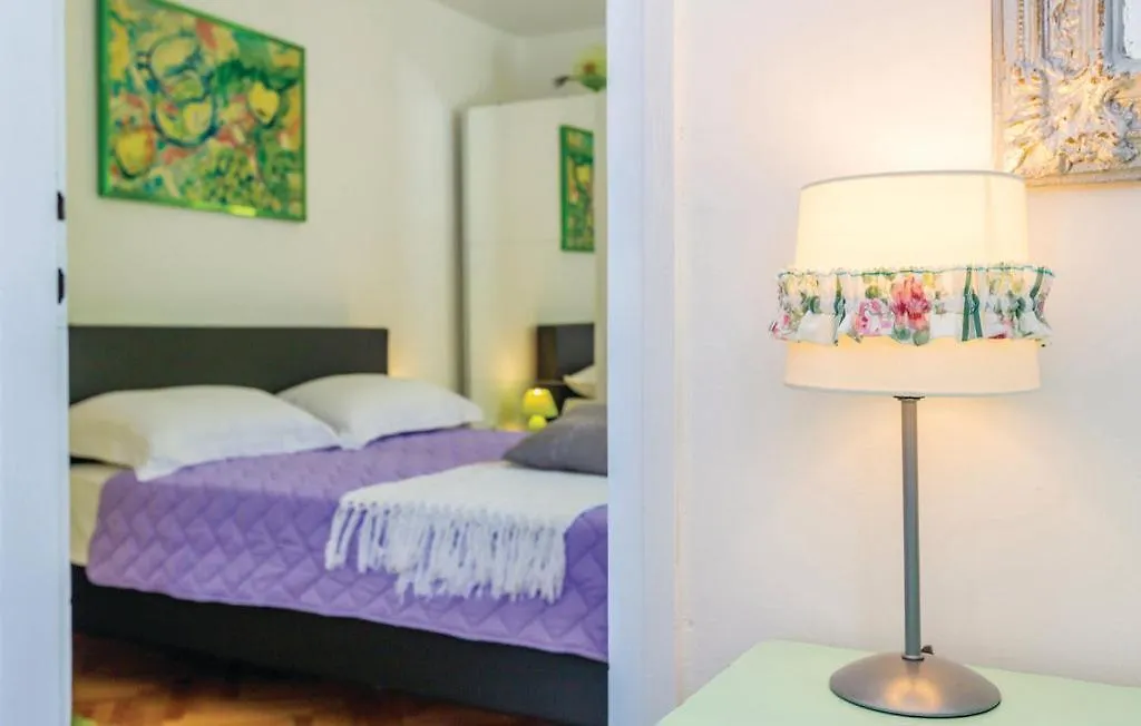 Charmig Home Near Beach With See Veiw Vrbnik Apartment
