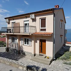 Apartments And Rooms With Parking Space Vrbnik, Krk - 5299 Vendégház